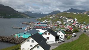Færøerne har en lang tradition for linefiskeri, en metode, der betragtes som en af de mest skånsomme og bæredygtige fiskermetoder. toftir - wikip