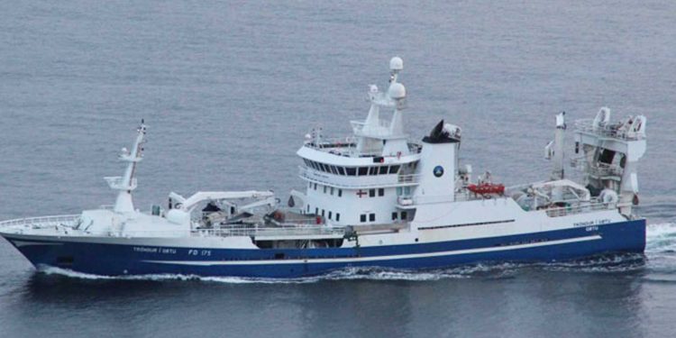 Færøske pelagiske fartøjer fanger blåhvilling