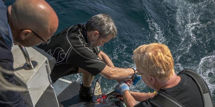 tunmærkning HKH kronpris Frederik og Fiskeriminister Rasmus Prehn (S)