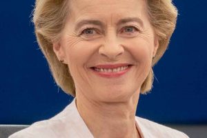 Ursula von der Leyen og EU-Kommissionen har med »omnibus-pakkerne« planer om at rydde op i flere eksisterende grønne love. foto: EU- wikip