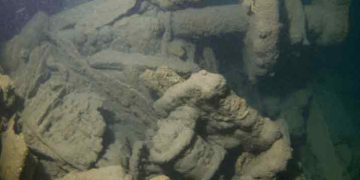 arkivfoto af uskadelige miner fra krigens tid - rustne og uden fare for sine omgivelser - foto: Maritimeearchaeologytrust
