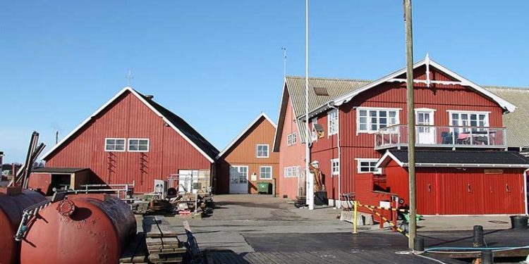 arkivfoto: værftsbygningerne på Aalbæk Værft