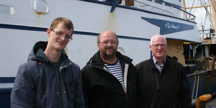 VestjyskBANK hjælper nye fiskere i gang.  Foto: René Kloster og hans far Erik Kloster  fik hjælp fra vestjyskBANK