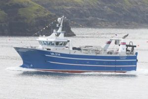 Miðvágur landede trawleren Vesturvarði i sidste uge en fangst på 25 tons, overvejende torsk og kuller. foto: JN.fo