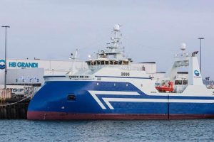 Islandsk trawler lander 140 tons fisk