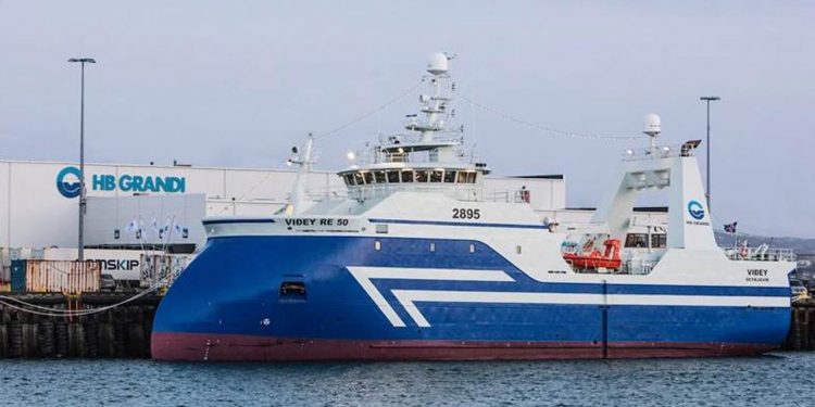 Islandsk trawler lander 140 tons fisk