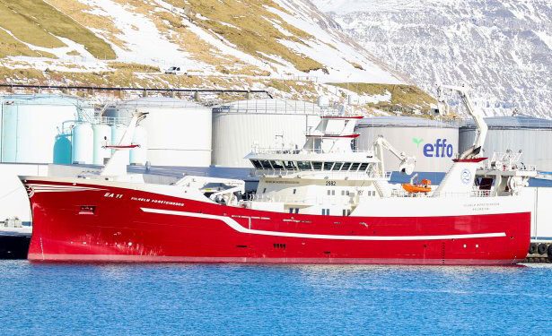 Færøerne: Lodde-fiskeriet slår ny rekord med islandsk trawler. foto: Kiran J