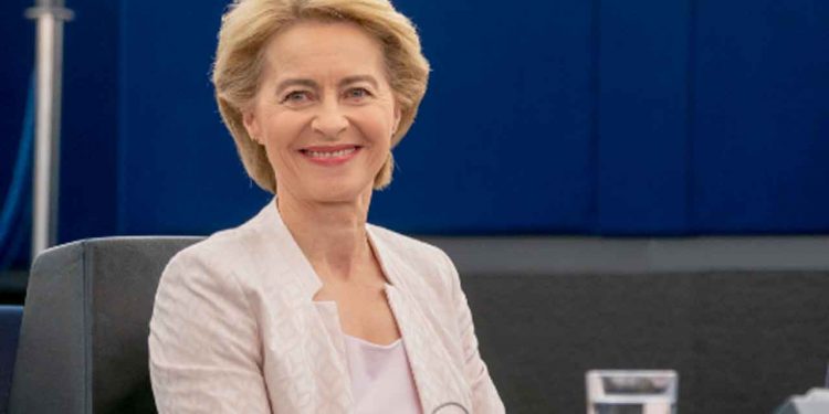 Europa-Kommissionens formand Von der Leyen vil bløde EU's klimakrav til bilindustrien op og foreslår at lempe klima-kravene til den europæiske bilindustri, så de istedet skal nås over de næste tre år. foto: wikip