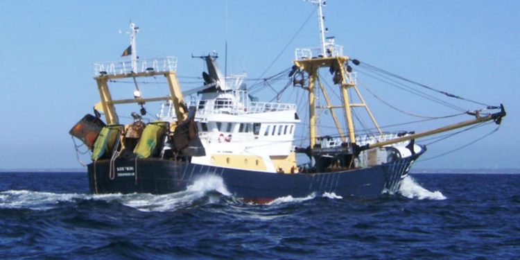 Hollandske bomtrawlere dybdepløjer havbunden i Skagerrak - Fiskerforum.dk