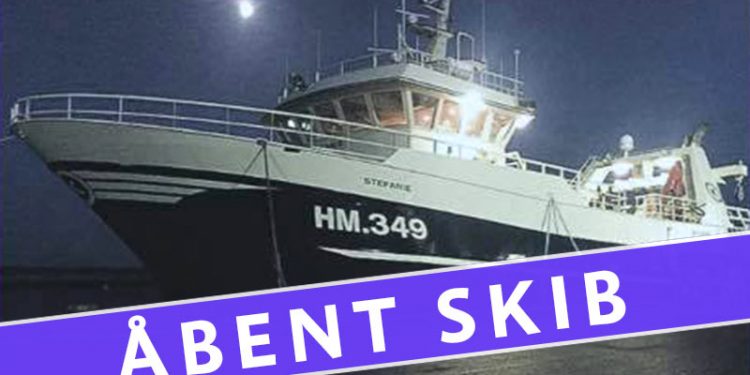 HM 349 »Stefanie« holder åbent Skib i Hanstholm  foto: Åbent skib på HM  349 »Stefanie«