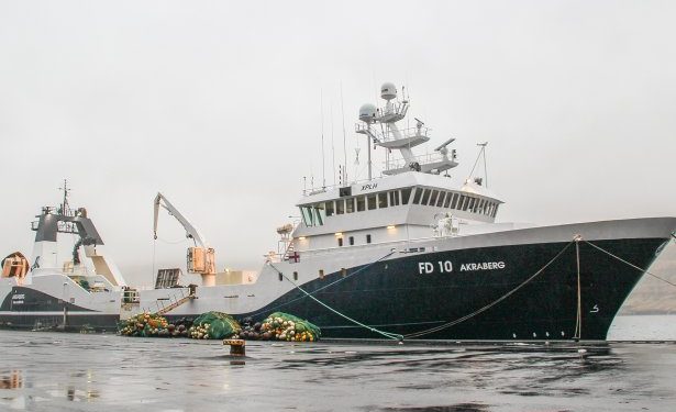 Færøerne: Færøsk fiskeri i Barentshavet inden jul. foto: Akrakerg