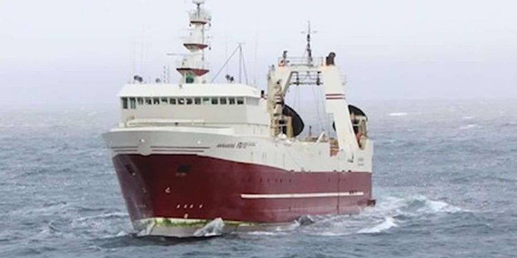 Den færøske trawler Akraberg kom hjem med 900 tons rund-frossen torsk