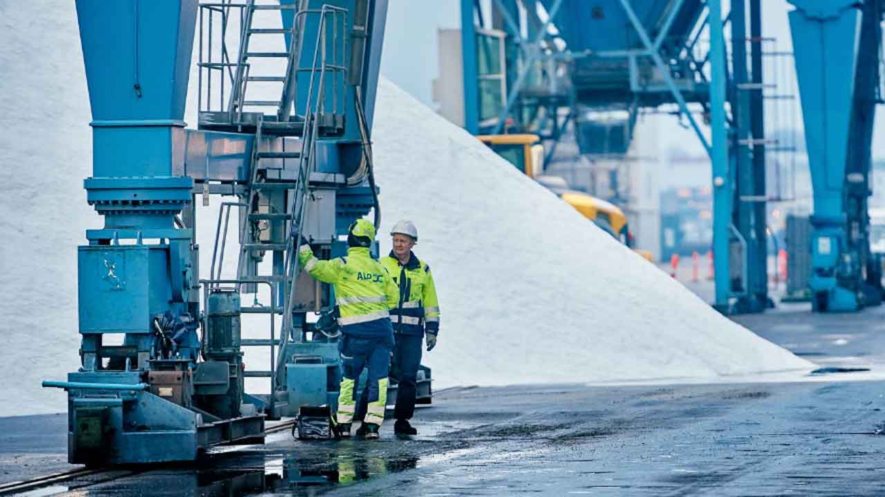 Read more about the article SVM-Regeringen vil gøre danske havne skattepligtige