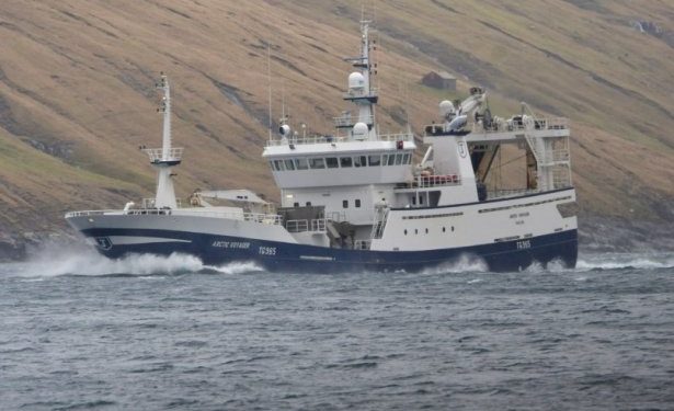 Færøerne: Sildefiskeriet fortsætter ufortrødent foto