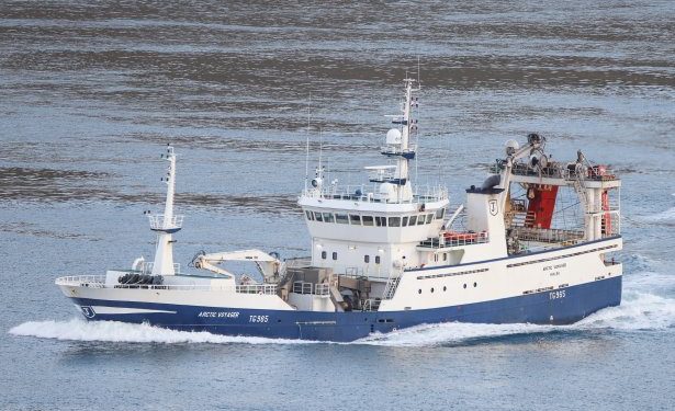 Færøerne: Der fiskes fortsat blåhvilling af enkelte færøske trawlere foto: KiranJ