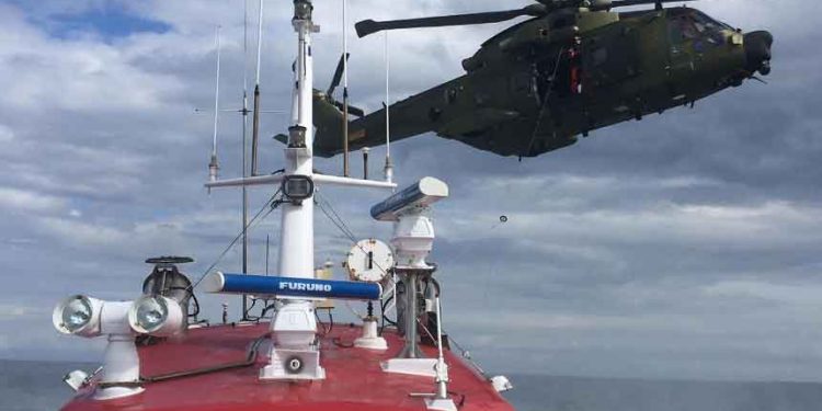 Manden blev reddet fra den brændende fiskekutter og er ikke i kritisk tilstand arkivfoto: Redningsstationen Østerby