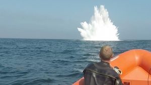 Gammel bombe fra Anden Verdenskrig bort-spængt ved Langeland arkivfoto: af en tidligere sprængning - fotograf Niels Vester fra Vattenfall