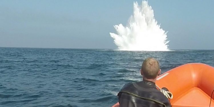 Gammel bombe fra Anden Verdenskrig bort-spængt ved Langeland arkivfoto: af en tidligere sprængning - fotograf Niels Vester fra Vattenfall