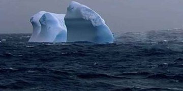 Smeltevand og regn lægger et »låg« over CO2-rigt dybvand i havet omkring Antarktis – men det beskyttende lag kan være midlertidigt. foto: snapshot