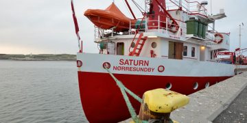 Hvide Sande Havn har i de sidste par dage haft besøg af et mindre fragtskib »Saturn«