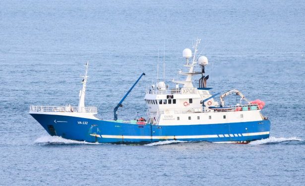 Færøerne: Færøsk linefartøj lander fisk for 4 mio. kroner foto: Eivind - Kiran J