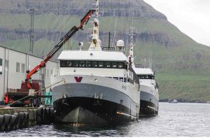 Nyt fra Færøerne uge 2 - Foto: de færøske partrawlere Vesturbugvin og Eysturbugvin landede i sidste uge makrel til vestmanna Seafood - Kiran J