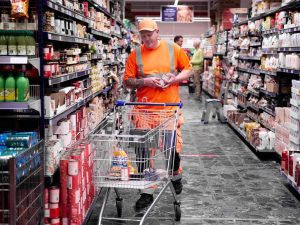Regeringen i Sverige vil have reduceret priserne i supermarkeder ved hjælp af lavere moms på fødevarer. foto - wikipedia