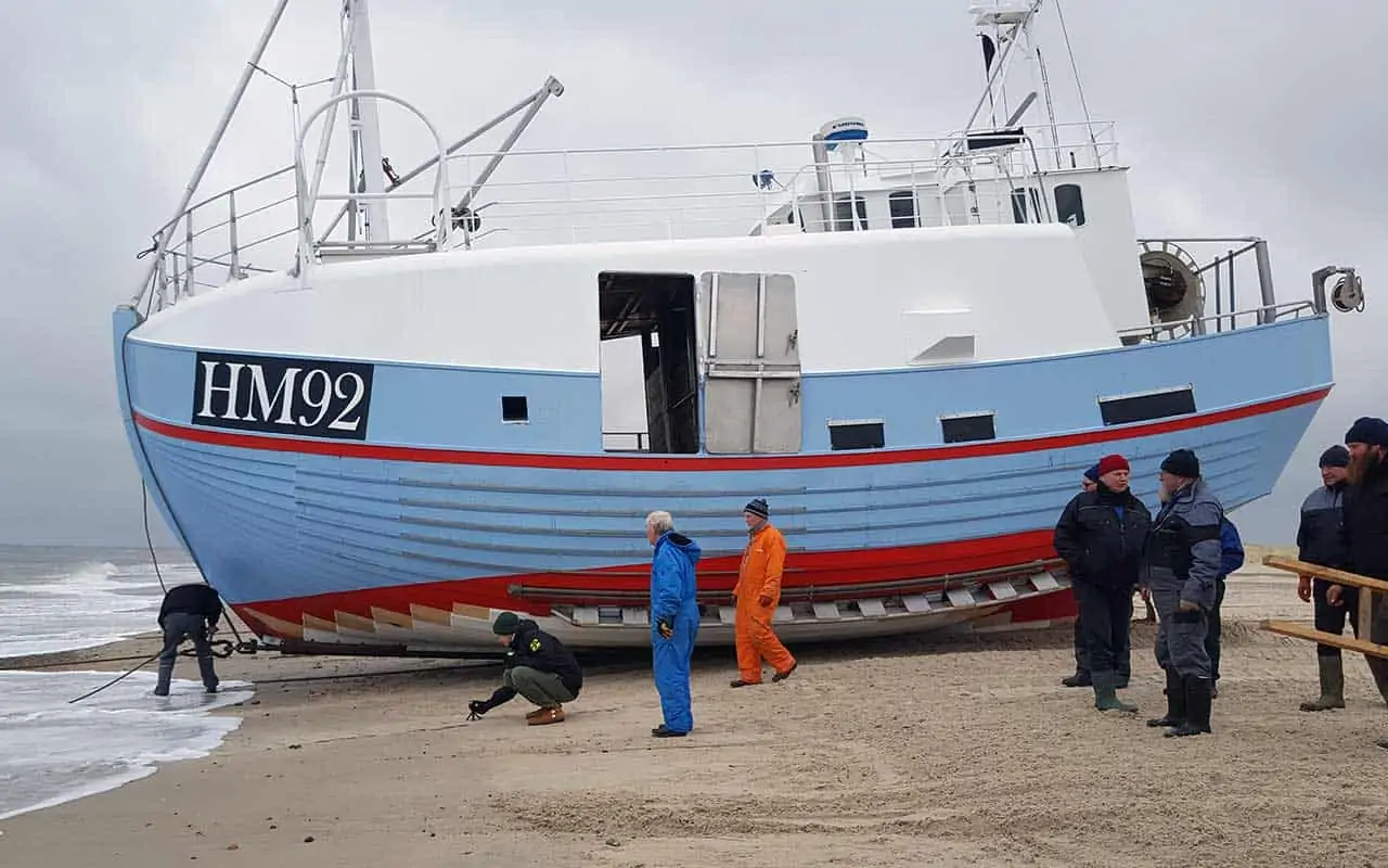 Read more about the article Når traditionel havbåd i træ understøtter det moderne fiskeri med garn og snurrevod