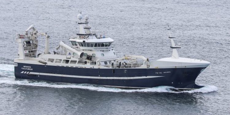 »Høgaberg« landede i sidste uge en last på 500 tons lodde, som de har fisket i islandsk farvand. foto: Kiran J