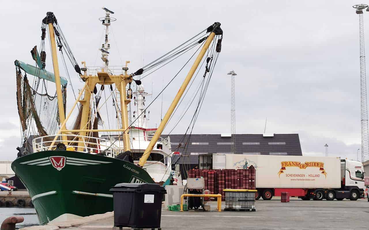 Read more about the article Efter flere grove lovovertrædelser begået af hollandske bomtrawlere: Prehn vil hæve bødestraffen og konfiskere fiskernes udstyr