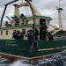 Det, der begyndte som en almindelig fiskedag i den sydlige Nordsø, udviklede sig til en dramatisk dag for flere danske tobisfiskere. Bevæbnede tyske myndigheder gennemførte en omfattende kontrolaktion mod danske fartøjer nord for Borkum, hvor skipper Frederik Vendelbo på SK971 Musse IV fortæller til FiskerForum.dk, at de blev lagt i håndjern og tilbageholdt i flere timer. - illustration - AI genereret FiskerForum.dk