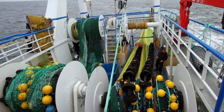 Næsten trekvart milliard kroner skal booste britisk fiskeri og industri samt havne fotlo: INS 110 Boy John - Fiskerforum.dk