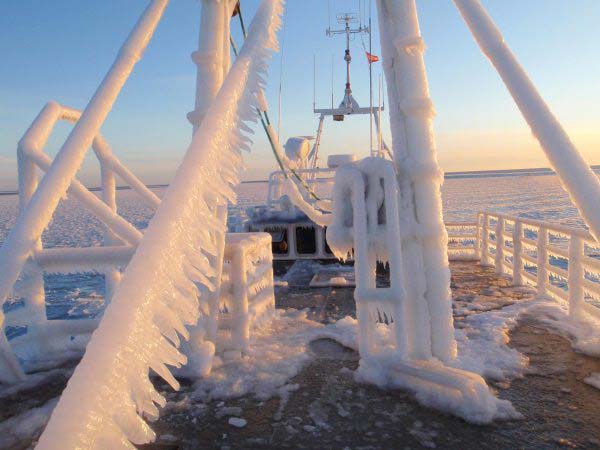 Read more about the article Søværnet gør isbryderne klar