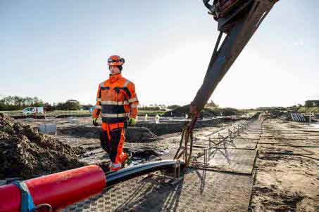 Selvom strømmen snart bliver sat på ledningerne, er projektet endnu ikke helt afsluttet. Der mangler blandt andet oprydning efter anlægsarbejdet, fjernelse af køreplader på marker og afslutning af erstatningssager med lodsejere.  foto: Engerginet