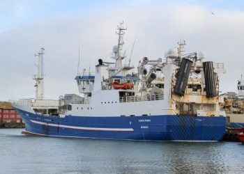  **Katrin Jóhanna** landede 1.700 tons blåhvilling, som de har fisket ud for Færøerne. foto Kiran J 