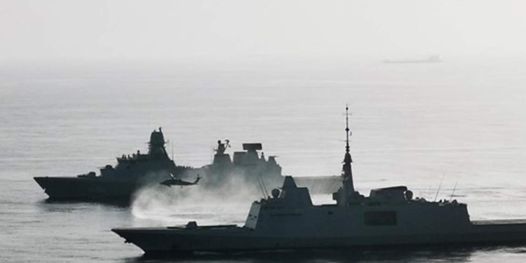 Kritisk infrastruktur, havmiljøet og styrket kampkraft er i fokus, når forsvarsminister Troels Lund Poulsen her og nu vil styrke den danske flåde i en kommende flådeplan. Derudover rummer flådeplanen også et langsigtet spor med forberedelse af beslutninger om fregatbygning og flådebygningskapacitet. foto: Forsvarsministeriet