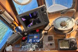 Navigations- og styringsudstyr i arbejdsskibets styrehus er blevet omfattende beskadiget. Pedersen Line ApS