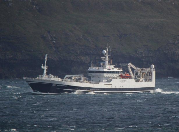Read more about the article Færøerne: Sildefiskeriet fortsætter ud for Island