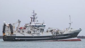 I Fuglefjord landede den færøske trawler Norðingur i den forgangne uge en last på 1.900 tons blåhvilling til Havsbrún. foto: Sverri Egholm