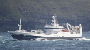 I Fuglefjord landede Norðingur i sidste uge en last på 1.600 tons blåhvilling til Havsbrún. foto: Kiran J