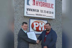 Nordjysk Hydraulic fik autorisation og kæmpe løft på kvalitet og ledelse. foto: Bendix Lehmann (Consulting Aps) og Brian Nielsen (Nordjysk Hydraulic)