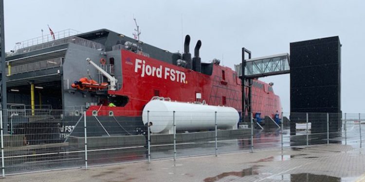 Katamaranfærgen Fjord FSTR er endelig ankommet til Hirtshals Havn foto: Hirtshals Havn