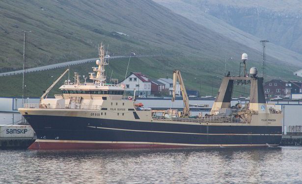 Færøerne: Grønlandsk fabriks-trawler landede stor fangst af torsk foto: Kiran J