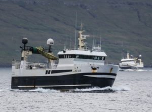 Dårligt vejr fik i sidste uge Polarhav og Stjørnan til at gå i havn i Klaksvik