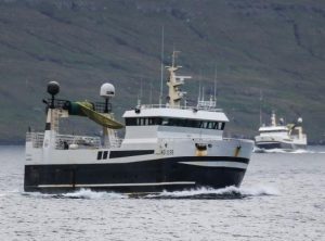 Partrawlerne Polarhav og Stjørnan landede 260 tons guldlaks, som de har fisket ud for Færøerne. foto: KiranJ