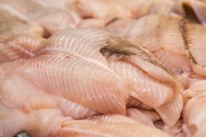 Danskerne køber mere fersk fisk i supermarkedet. Foto Hvide Sande Røgeri
