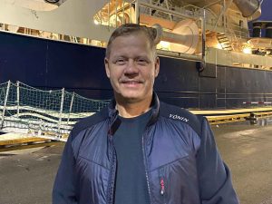 Den islandske trawler »Beitir«, der er én af islands største og mest moderne pelagiske trawlere, har nu præcision til søs med Vónins fuldt kontrollerbare Twister-trawldøre. Det skete da trawleren drog ud til årets makrelsæson pg for skipper ombord, Tómas Kárason, var effekten mærkbar med det samme. foto: vonin