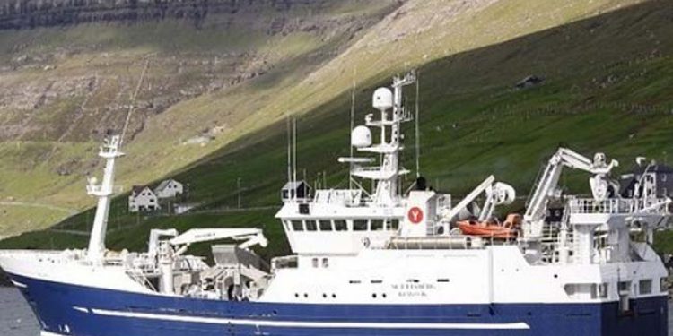 Så er jagten på blåhvilling startet ved Færøerne.  Arkivfoto: Slættaberg - Fotograf: Skipini