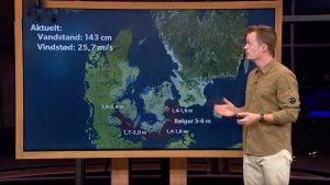 Historisk voldsomt vejr på vej ind over Danmark. Danmarks Meteorologiske Institut (DMI) advarer om, at den kraftige østenvind medfører forhøjet vandstand i den vestlige del af Østersøen og den sydlige del af Lillebælt.  DR vejret
