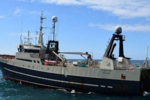 Færøerne: Trawlere, garnfartøjer og linebåde har travlt foto: Steintór - ZHammer